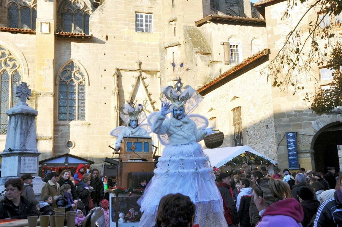 échassiers musiciens blancs st antoine l'abbaye 4